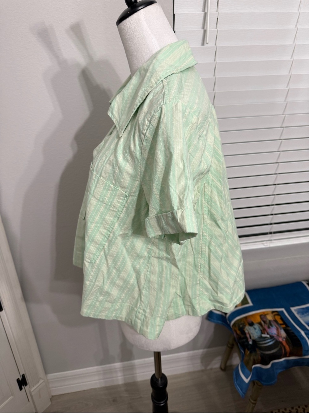 Anthropologie Maeve short-sleeve swing top featuring a relaxed fit - Picture 4 of 9